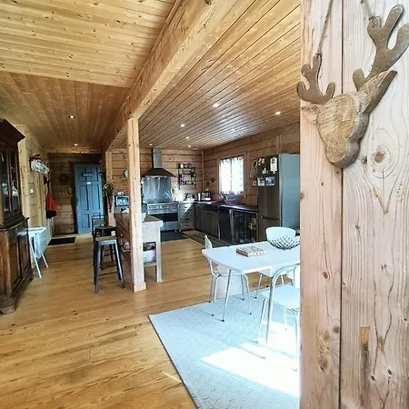 Superb Modern Chalet With 12 Possible Beds In The Middle Of The Countryside La Bastide-de-Serou