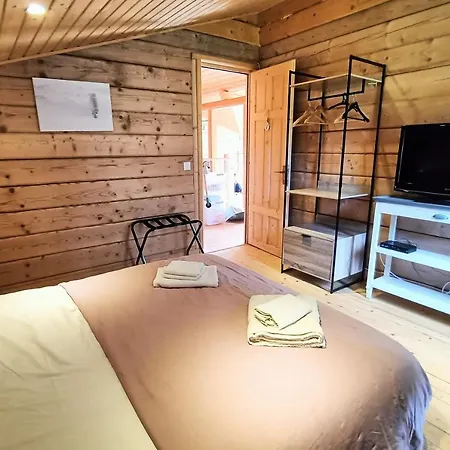Superb Modern Chalet With 12 Possible Beds In The Middle Of The Countryside La Bastide-de-Serou