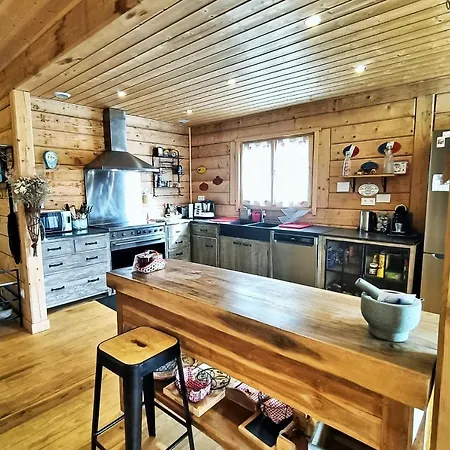 Superb Modern Chalet With 12 Possible Beds In The Middle Of The Countryside La Bastide-de-Serou