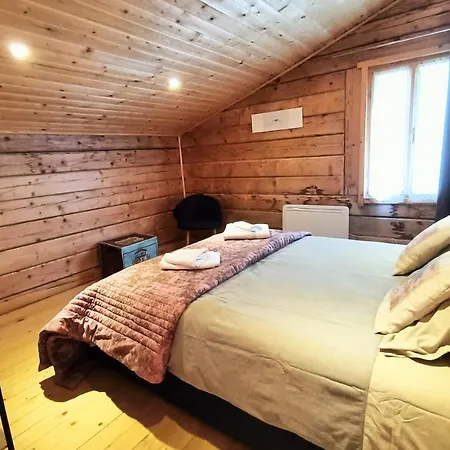 Chalet Superb Modern Chalet With 12 Possible Beds In The Middle Of The Countryside La Bastide-de-Serou